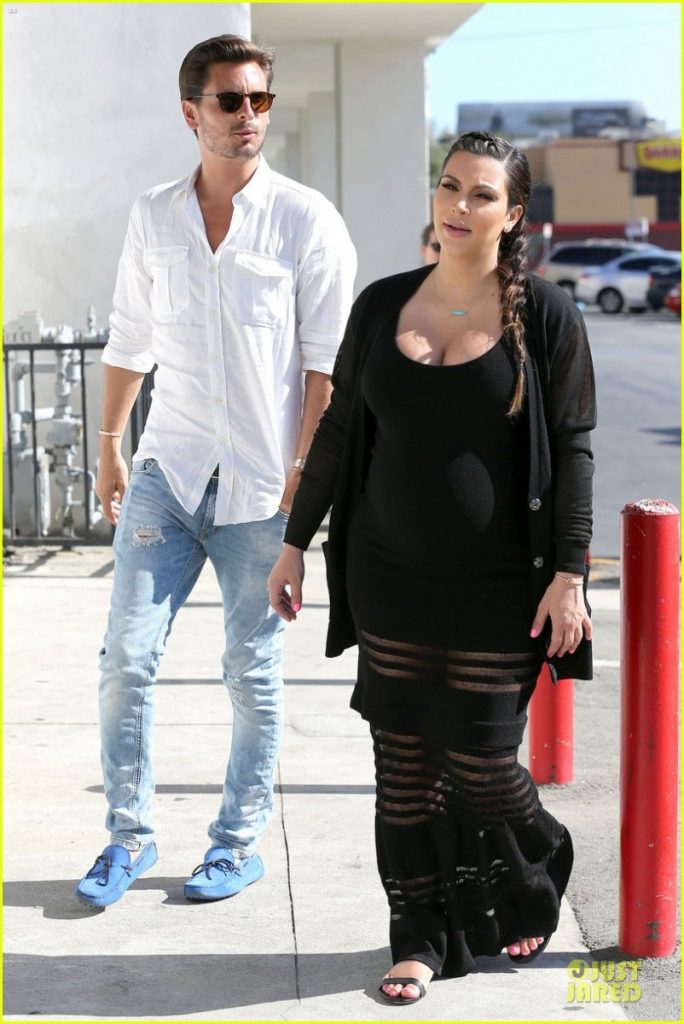 kim-kardashian-baby-bump10