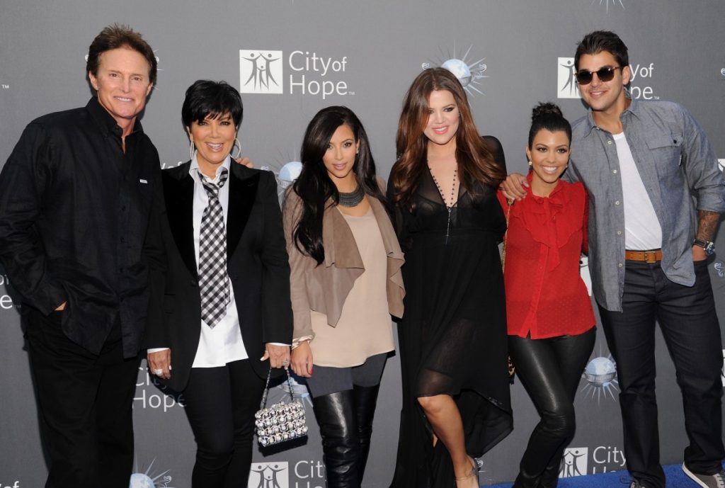 kim-kardashian-family-picture