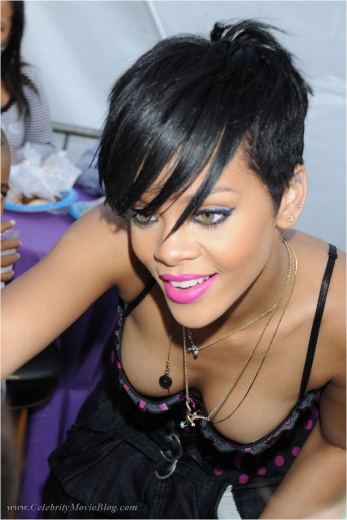 rihanna-hot-6