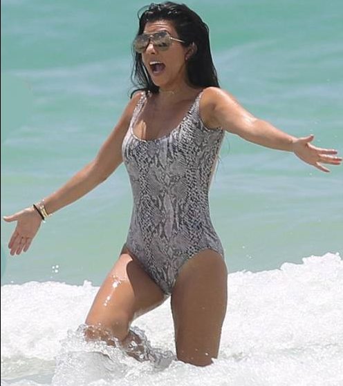 Kourtney Kardashian hot swimsuit HD pics