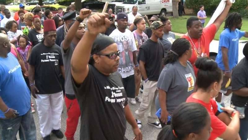 Gunfire Reported at Michael Brown Slay Anniversary March