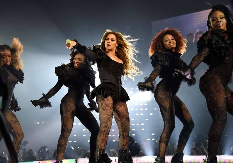 Beyonce Helped Her Dancer Get Engaged Onstage