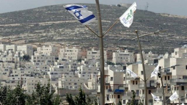 Defying Pressure U.S. Lets U.N. Denounce Israeli Settlements