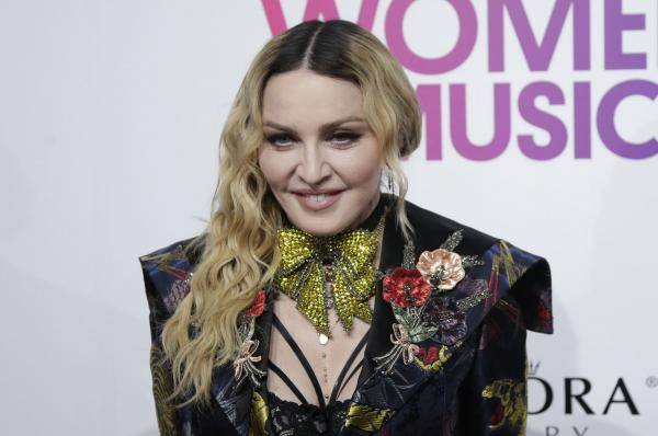 Madonna shares photos from family ski vacation