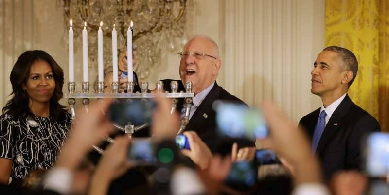 Obamas host final Hanukkah celebrations at White House