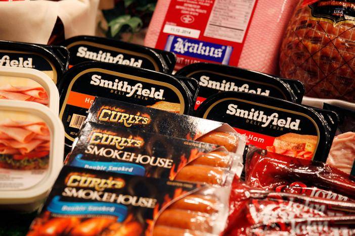 Pork giant Smithfield skips middlemen in grain supply chain