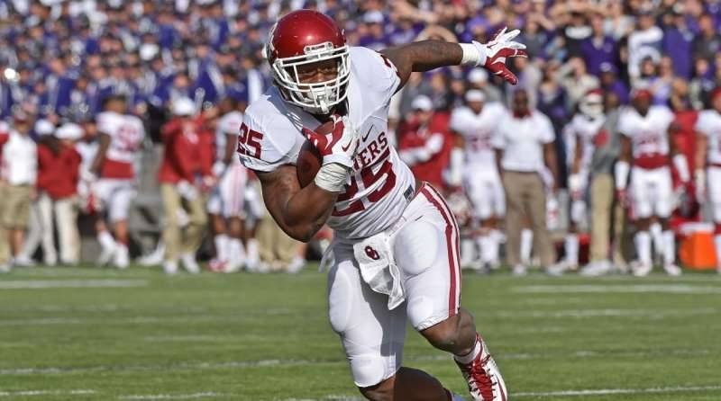 The video of Oklahoma RB Joe Mixon punching a female student is now public