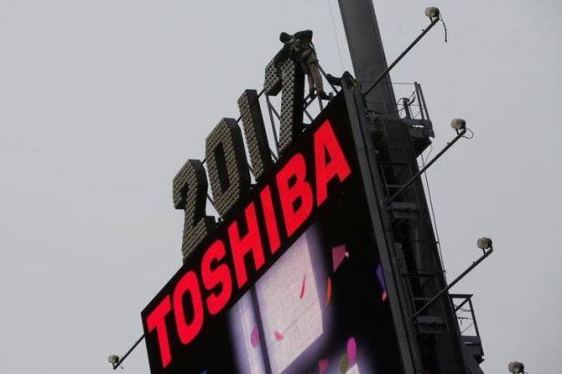 As nuclear loss grows, Toshiba needs chip investors, soon