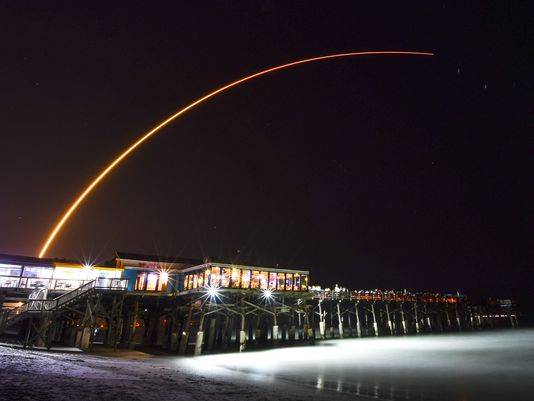 Atlas V rocket blasts off with missile warning satellite