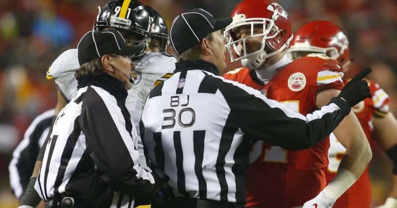 Chiefs TE Travis Kelce: Ref shouldn’t even work at Foot Locker