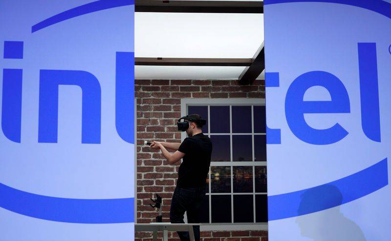 Data center growth drives Intel’s fourth-quarter revenue, profit beat