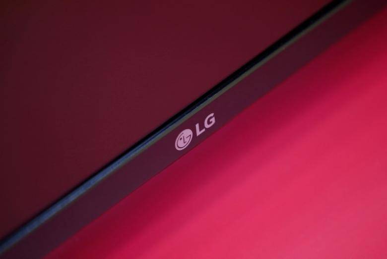 LG Display reports record fourth-quarter profits, panel prices seen rising further