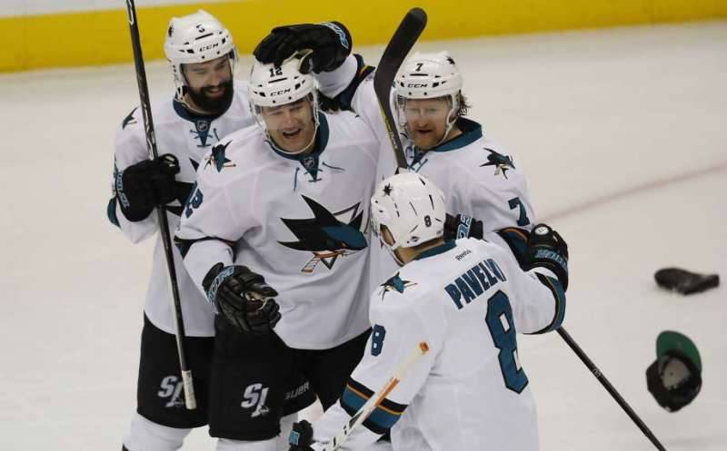 Patrick Marleau scores four in third to lead Sharks past Avalanche