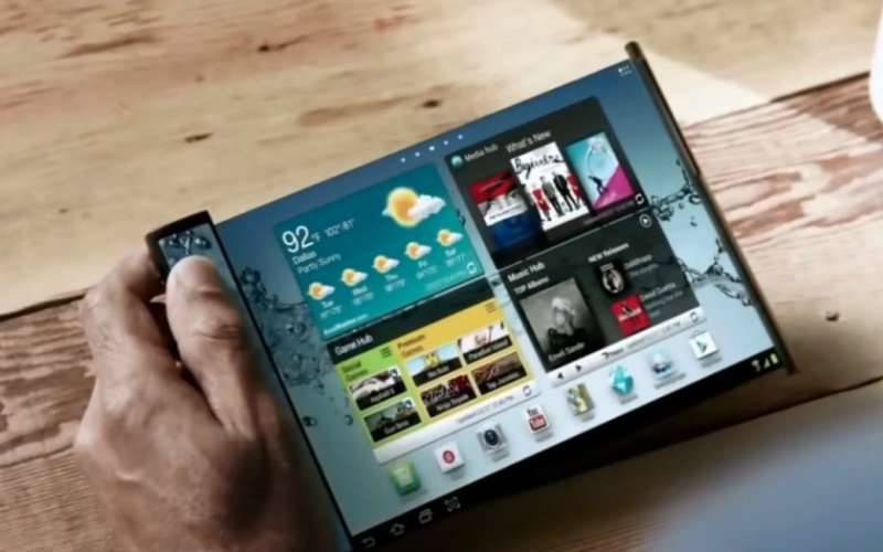 Samsung and LG could launch foldable phones later this year