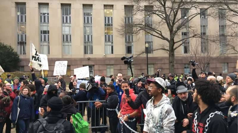 Trump inauguration protest brought to you live by Snapchat