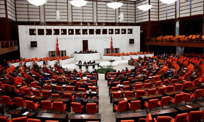 Turkish parliament approves presidential system, paving way for referendum