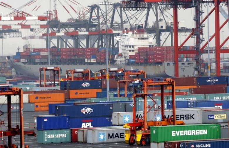 Weak exports seen crimping U.S fourth-quarter economic growth