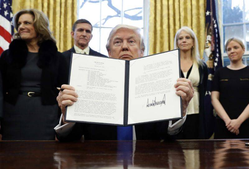 AP Analysis: Trump travel ban risks straining Mideast ties