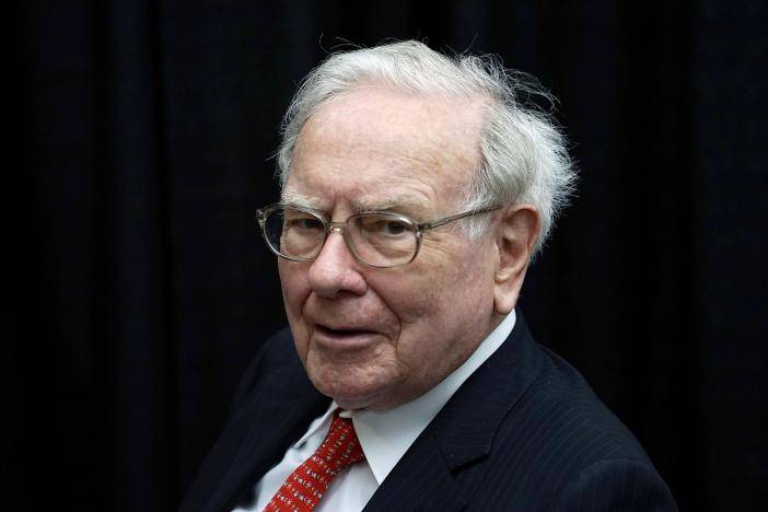 Buffett expected to tout passive investing in Berkshire annual letter