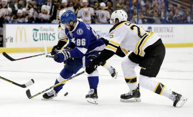 Chara nets go-ahead goal in 3rd, Bruins beat Lightning 4-3