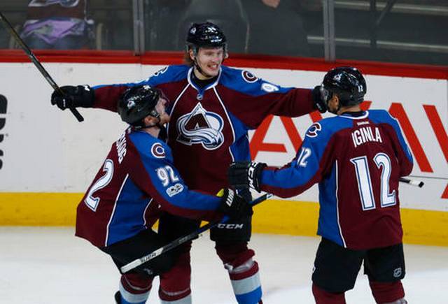 Rantanen Scores 3 Goals, Avalanche Beat Canadiens 4 0