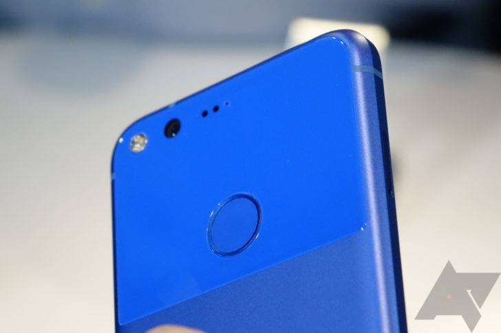 Really Blue Google Pixel & Pixel XL Now Sold In UK By EE