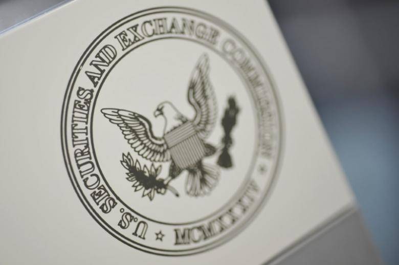 SEC investor advocate to poll small U.S. investors on new rules