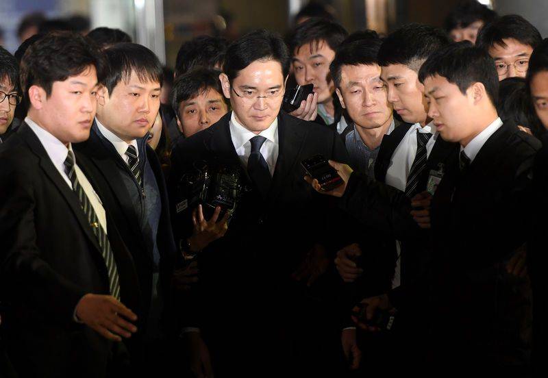 Samsung Chief Lee Arrested as South Korean Corruption Probe Deepens