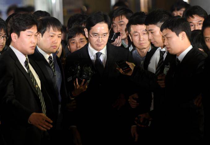 Samsung Chief Lee Arrested As South Korean Corruption Probe Deepens