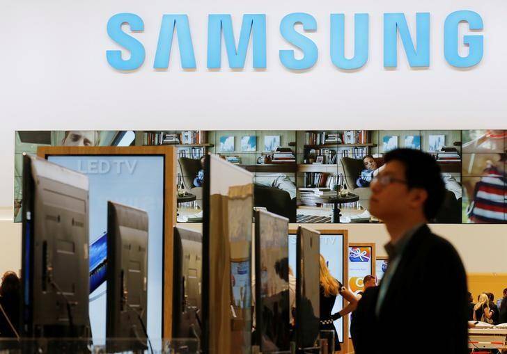 South Korea prosecution considering more arrest warrants for Samsung executives