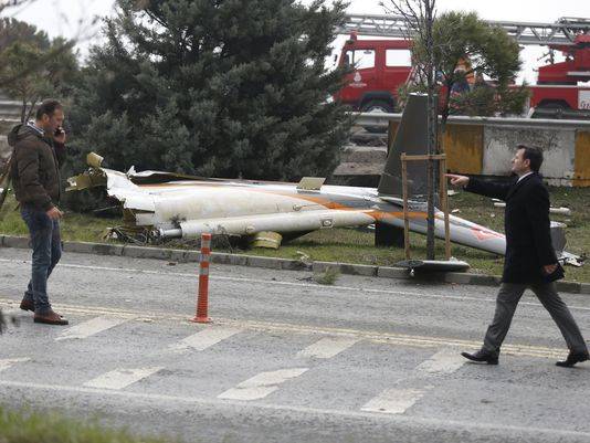 Helicopter crashes in outskirts of Istanbul, 5 killed