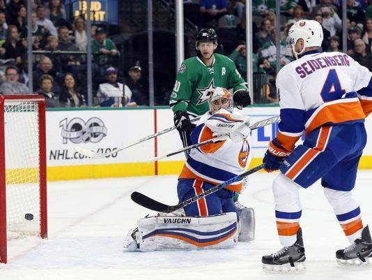 Strome helps Islanders rally for 5-4 win over Stars