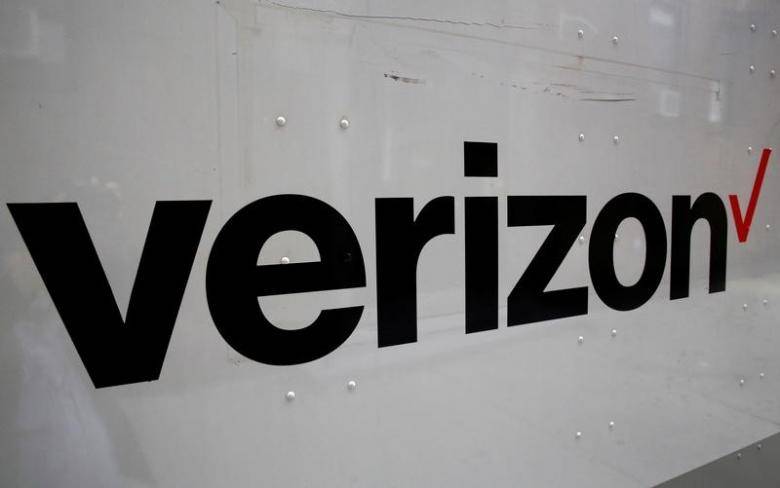 Verizon, AT&T suspend ads from Google over offensive videos