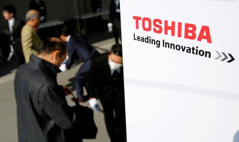 Apple, Amazon, Google join bidding for Toshiba chip unit