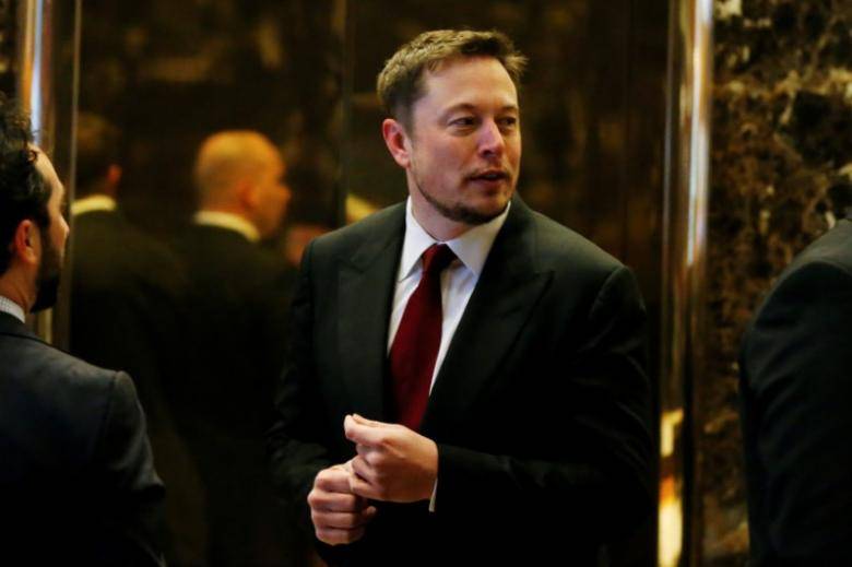 Elon Musk on mission to link human brains with computers in four years