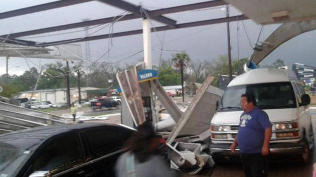 TORNADO KILLS 2 IN LOUISIANA AS STATE PUT ON HIGH ALERT