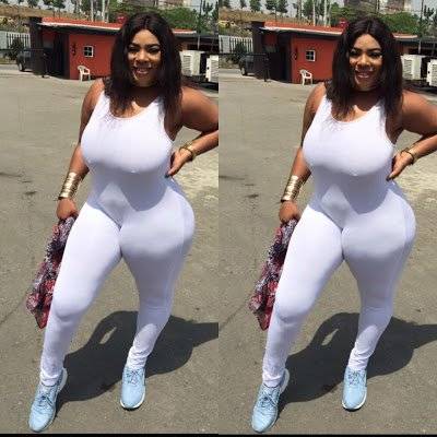 The curves on this lady is making guys go gaga on Instagram