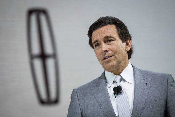 Ford, Trudging Into the Future, Ousts Mark Fields as C.E.O.