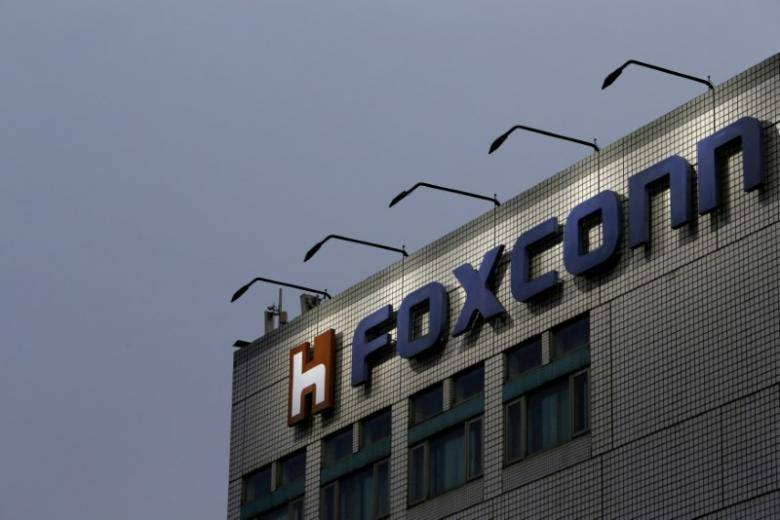 Wisconsin one of six U.S. states Foxconn, Sharp considering for plant