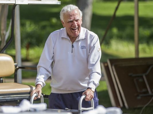 Legendary college coach Ara Parseghian now receiving 24-hour home care