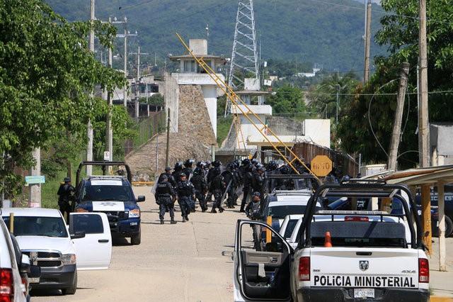 Riot Police Enter A Prison After A Riot Broke Out At The Maximum Security Wing In Acapulco, Mexico