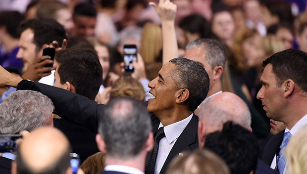 Barack Obama Takes Selfie With Baby & The Look On Her Face Is Priceless