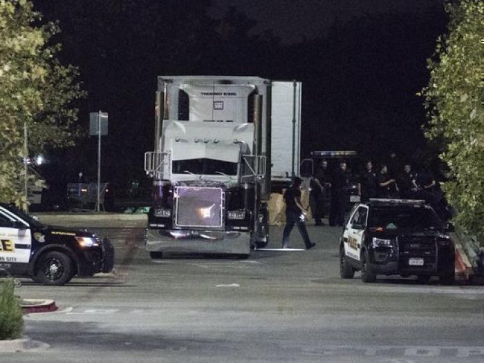 Blistering hot truck full of immigrants found at Texas Walmart; 9 dead