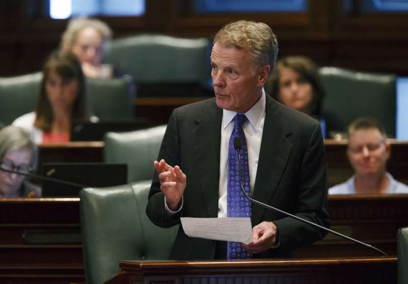 Illinois House approves state budget, ends historic impasse