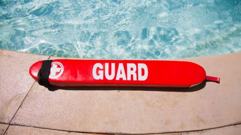 Lifeguard makes two saves just minutes apart