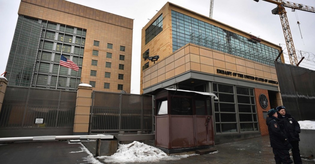 Russia Seizes 2 U.S. Properties and Orders Embassy to Cut Staff