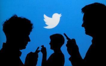 Twitter shares tumble as user growth stalls