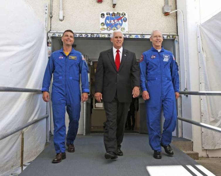 Vice president gets insider look at Kennedy Space Center