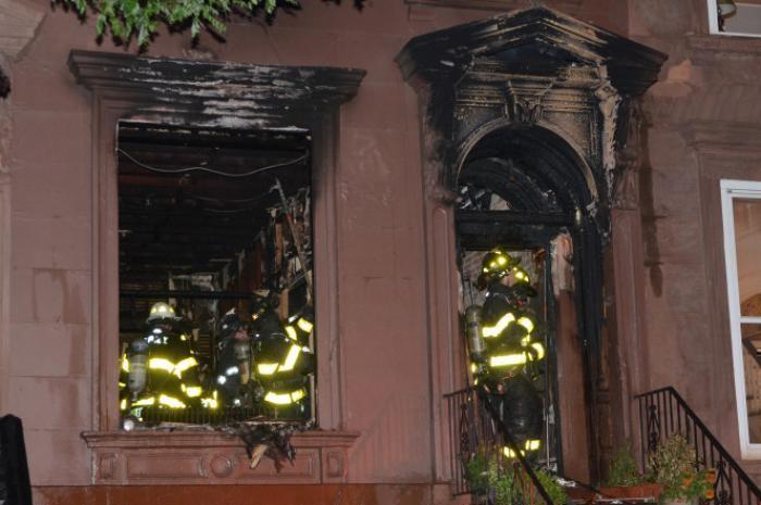 1 dead and 1 injured in Brooklyn brownstone fire