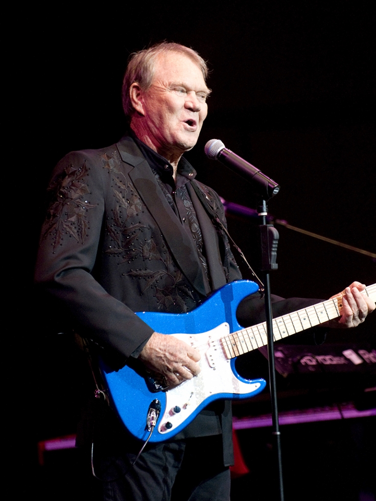 Glen Campbell Dead: Legendary Singer, 81, Dies After Longtime Battle With Alzheimer’s